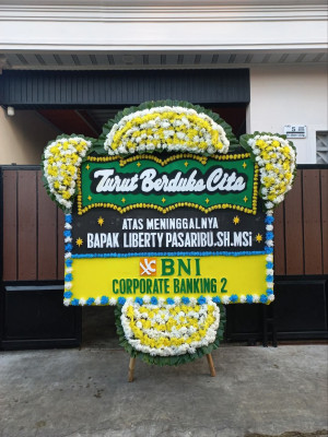 Papan Bunga Duka di Wadangku