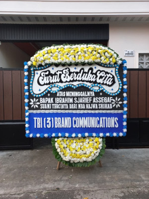 Papan Bunga Duka di Wadangku